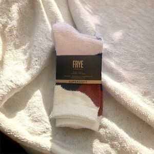 Frye Super Soft Women’s Fuzzy Pink Boots Socks 2 Pair New